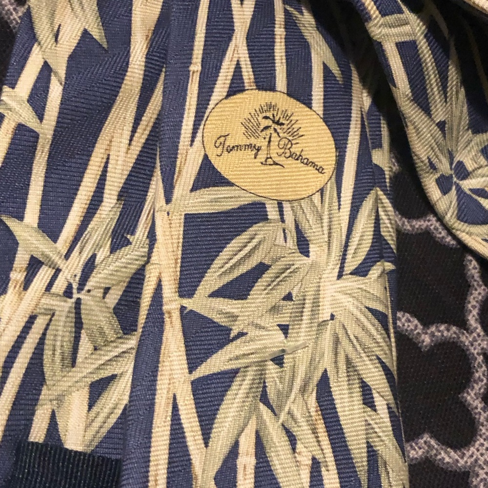 Tommy Bahama Neck Tie Hawaiian Tropical Island Blue 100% Silk B15
